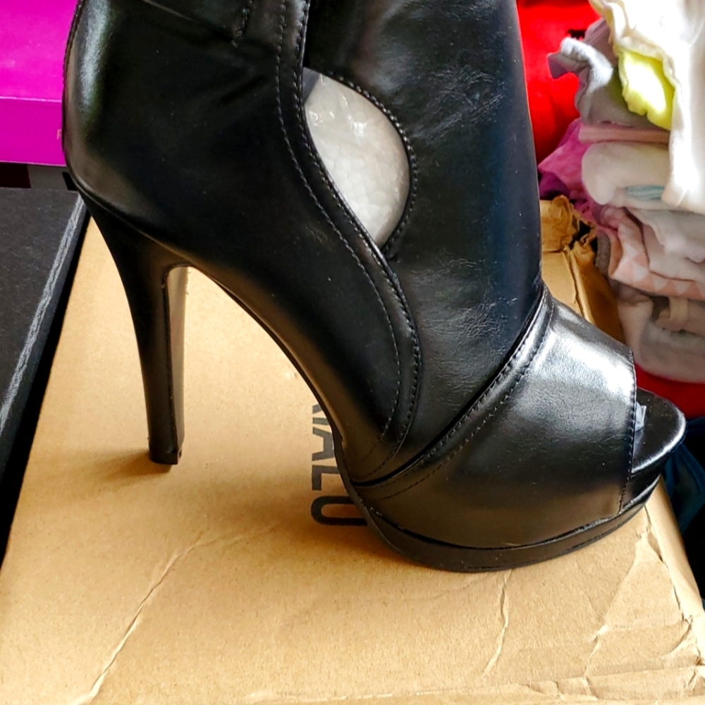 Brand new Heels
